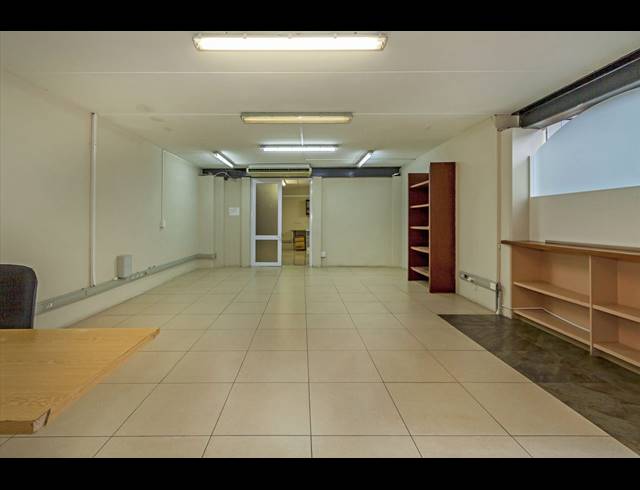 365M² SHOWROOM TO LET IN MALL INTERCHANGE
